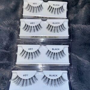 Ardell Professional Wispies  601 Eye Lashes 4 Pack Clusters Black